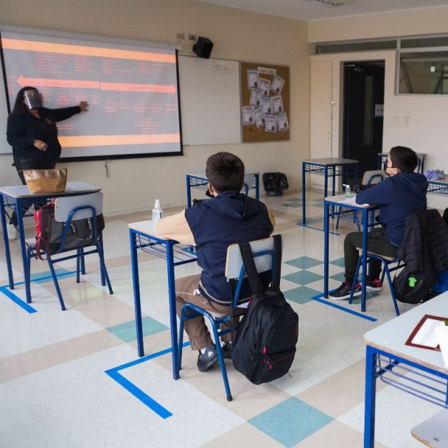 Colegio De Profesores Rechaza Clases Presenciales Obligatorias A Contar