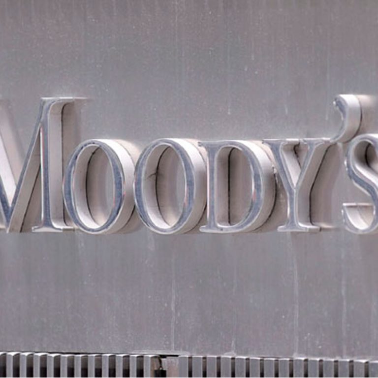 Informe Moodys Importante calificadora de riesgo rebaja calificación