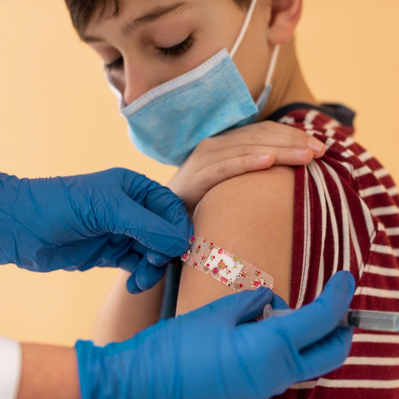 Después de Fiestas Patrias, comienza vacunación de menores de 12 años en los colegios