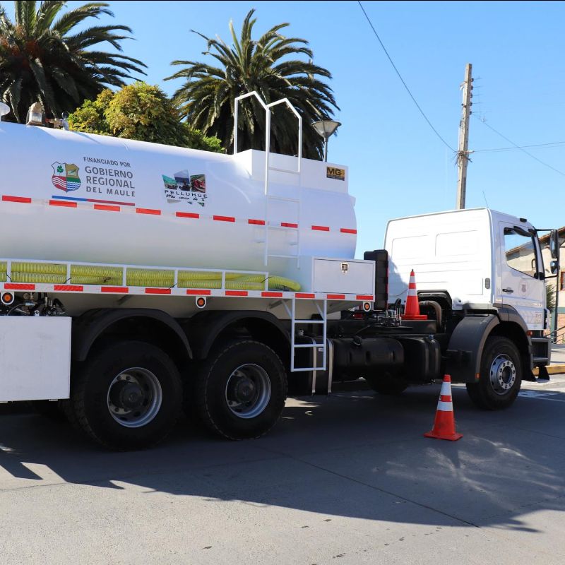 Gobierno Regional entregó camión limpia fosas para San Clemente