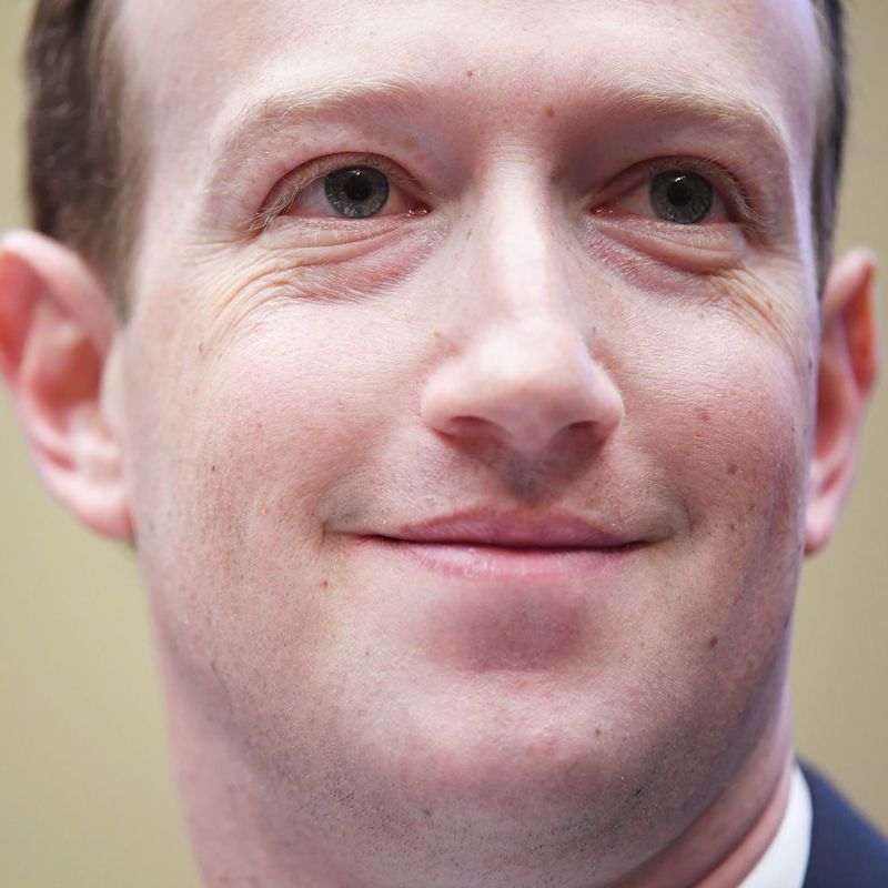 Día negro para Zuckerberg. Cae Facebook y con ello las acciones de su compañía