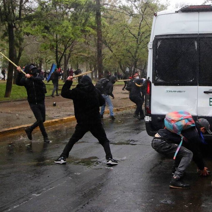 Manifestación “Resistencia Mapuche” provoca estragos en Plaza Italia