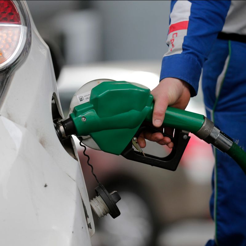 Va un mes que todos los combustibles vuelven a subir en $6,3 por litro