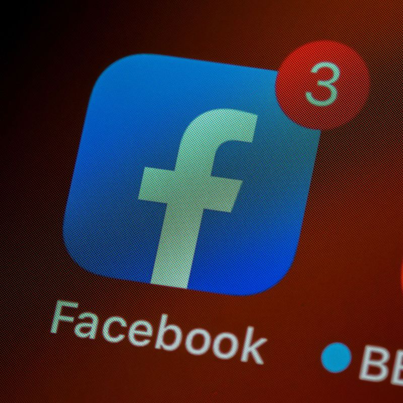 Facebook desarticula red de falsas cuentas de origen chino dirigidas a angloparlantes