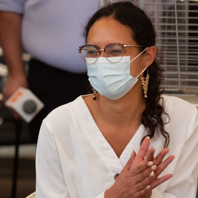 Alcaldesa de Lo Espejo, Javiera Reyes, denuncia “quiebre de stocks de antígenos y PCR para su comuna”