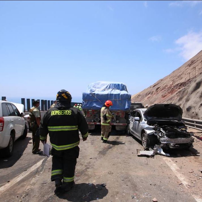 Conductor particular fallece en Alto Hospicio al chocar con rampla de camión, en medio de paro de transportistas