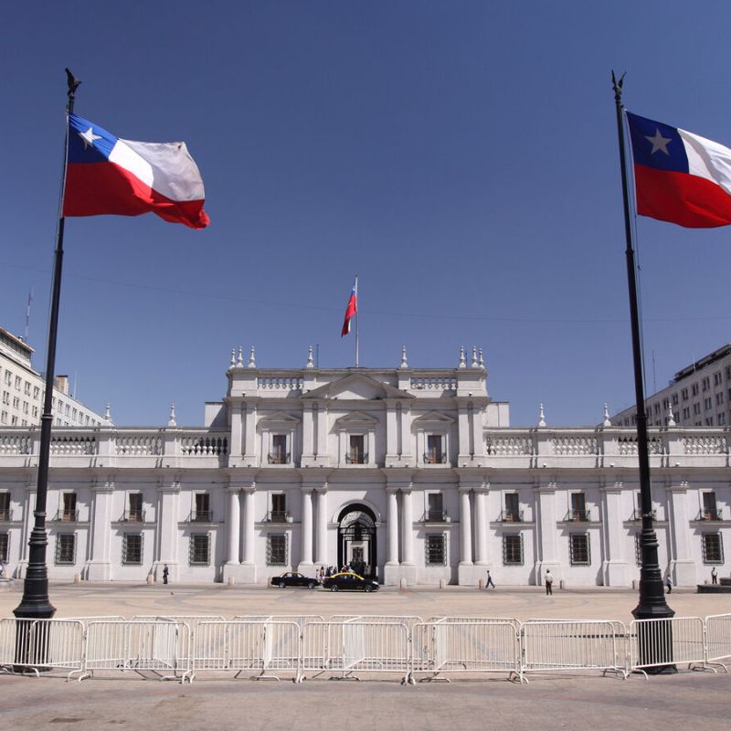 Convencionales presentan propuesta para terminar de raíz con actuales poderes del Estado de Chile