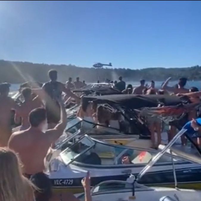 Fiesta masiva en lanchas y sin medidas de autocuidado, se celebró en Lago Villarica de Pucón
