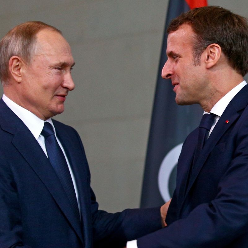 Presidentes Emmanuel Macron y Vladimir Putin, se reúnen en Moscú por crisis en Ucrania