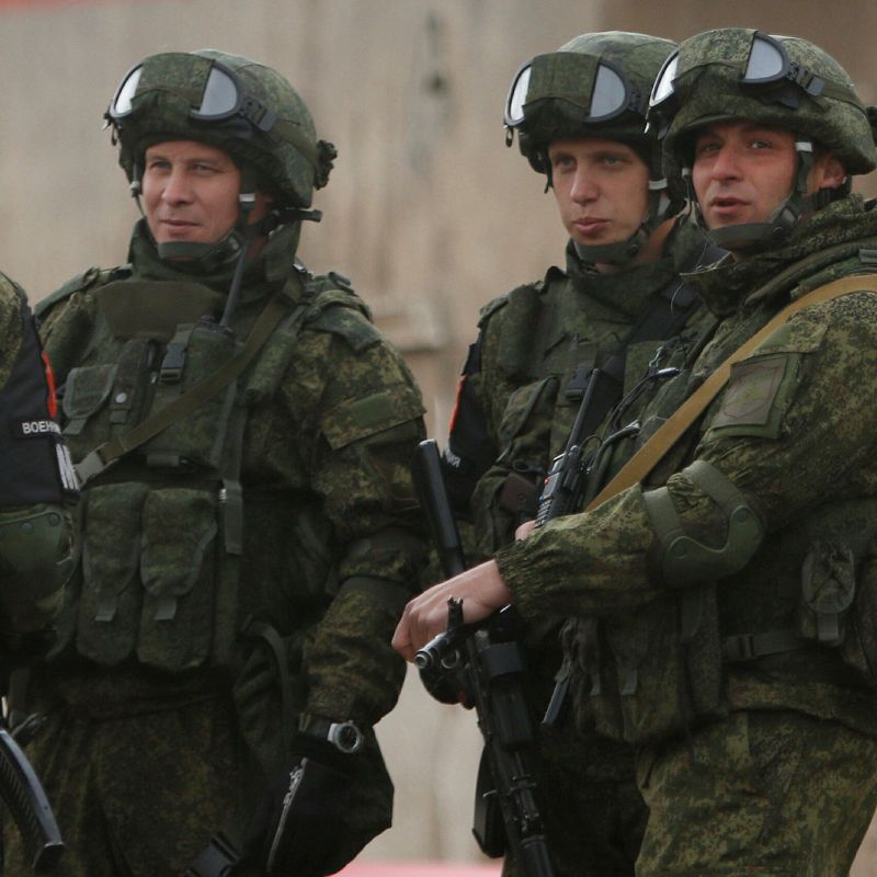 Soldados rusos envían “coquetos” mensajes vía Tinder a mujeres ucranianas