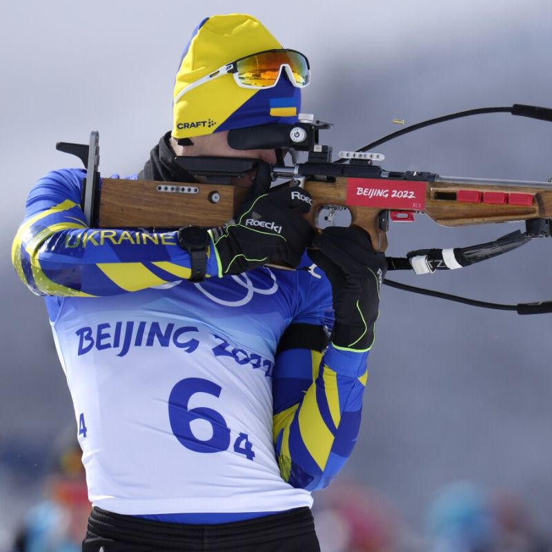 Campeón mundial olímpico de Biatlón Dmytro Pidruchnyi, cambió medallas por un rifle para defender a Ucrania