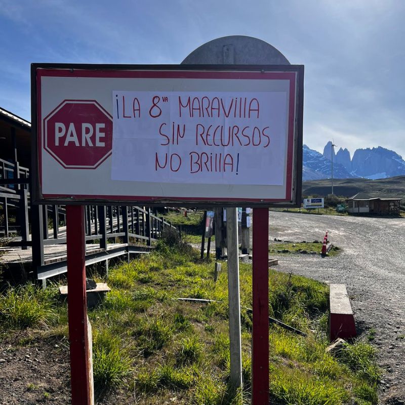 Huelga de guardaparques de CONAF en Torres del Paine, hace peligrar visita de más de 30 mil turistas. Gremios llaman al Gobierno