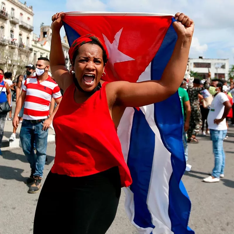 Protestas en Cuba: Envío de alimentos por el gobierno no calma el descontento