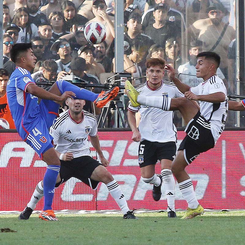 Superclásico Colo Colo vs. Universidad de Chile: Duelo estelar con Vidal y Díaz que promete emociones. Colo Colo busca extender su racha invicta mientras la U aspira a romper el maleficio