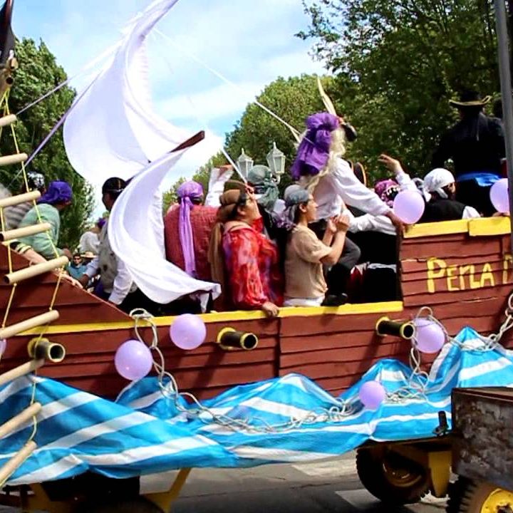 Con desfile de carros alegóricos y comparsas, como antesala al Mundial de Fútbol Sub 20, Talca se viste de gala para celebrar la Fiesta de la Primavera