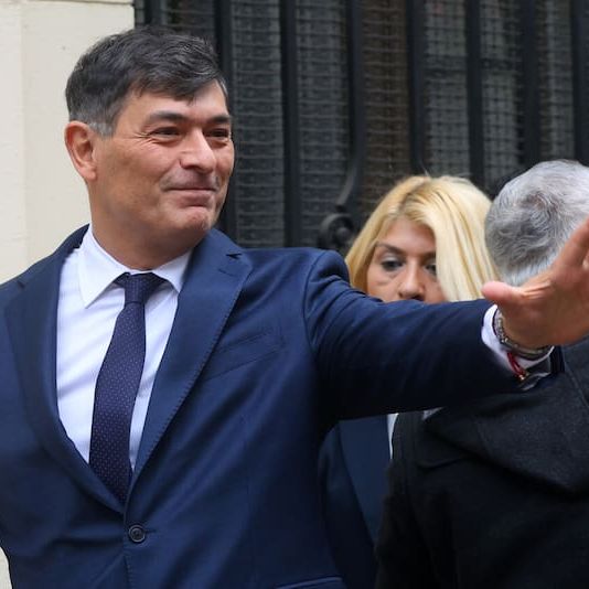 “Es otra tontera del Gobierno”, califica Parisi propuesta del Ejecutivo de acabar aporte basal a Fondo de FFAA