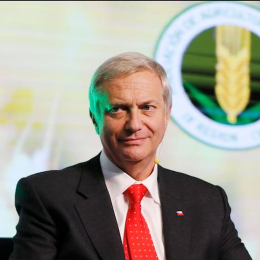 Kast contra candidatas ausentes a Cumbre Agrícola: “Prefirió ir a un programa de TV”, por Matthei y "Tiene vergüenza de venir a pedir disculpas a La Araucanía, porque asegura no hay terrorismo", por Jara