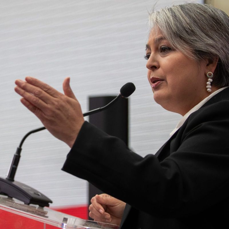 Tras críticas internas desde su propio sector, Jeannette Jara asegura que presentará programa final a principios de octubre