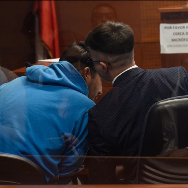Tribunal decreta prisión preventiva para sujeto que atacó con un ladrillo a carabinero en Las Condes. Policía sigue grave y en coma inducido