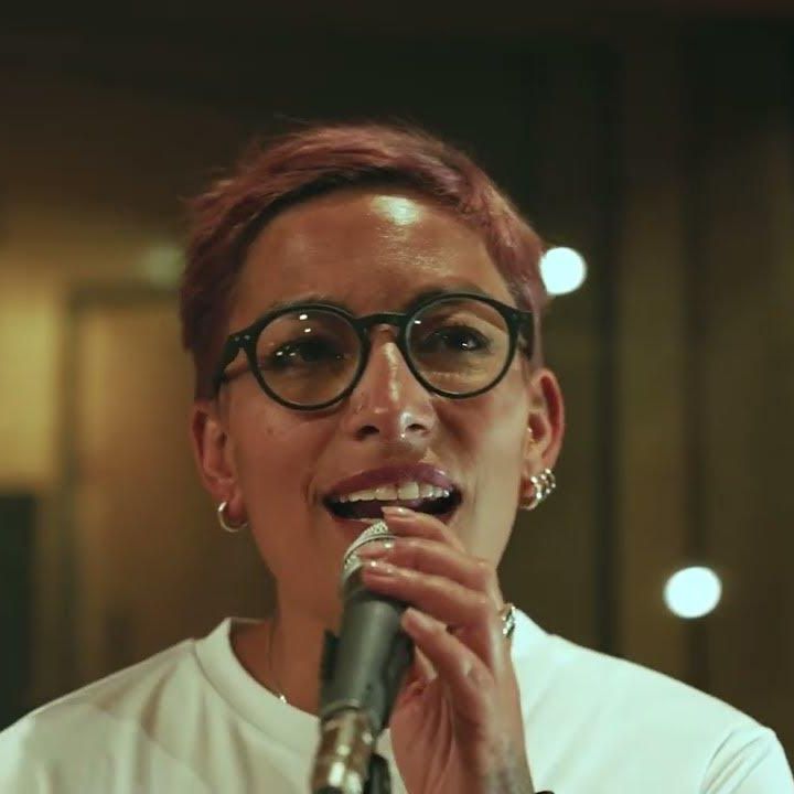 Ana Tijoux presenta “Eterno Campeón”, canción principal del documental del centenario de Colo-Colo