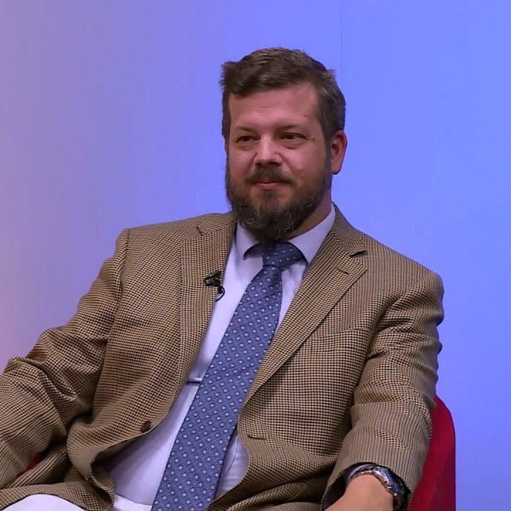 Ascenso de Kaiser en encuestas redefine competencia presidencial y dinamiza voto estratégico