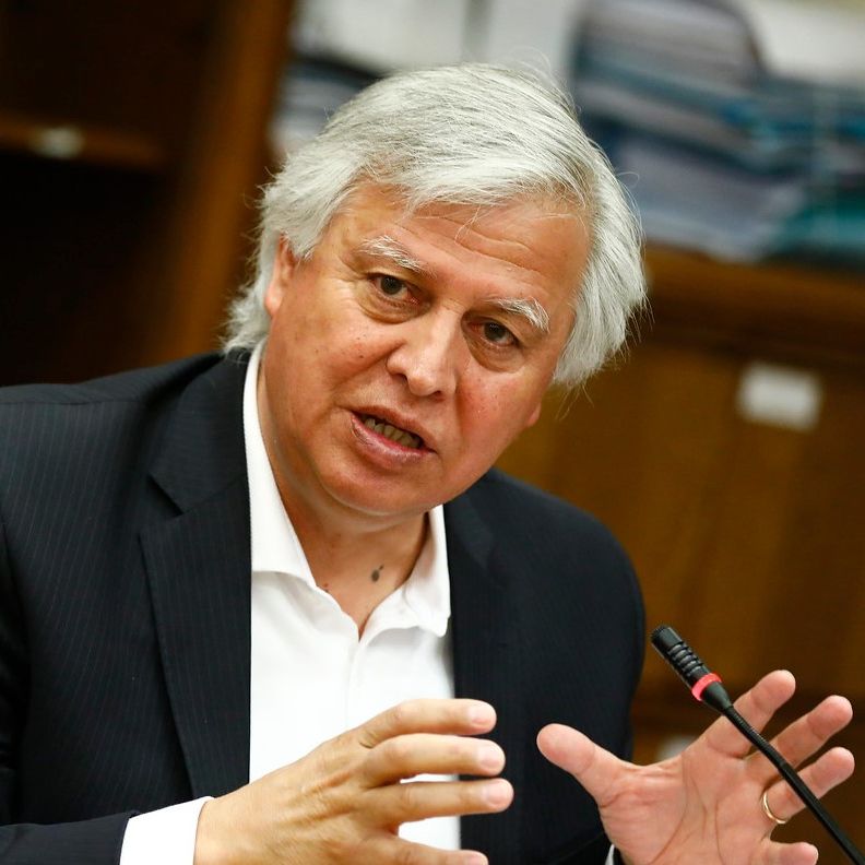 Como “despreciables” e “inconsecuentes”, calificó senador Saavedra, declaraciones de asesor principal del Comando de Kast en contra de funcionarios públicos