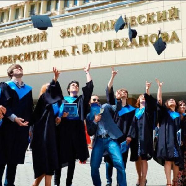 Feria educativa ofrece becas gratuitas para estudiantes chilenos, en destacadas universidades e institutos de Rusia