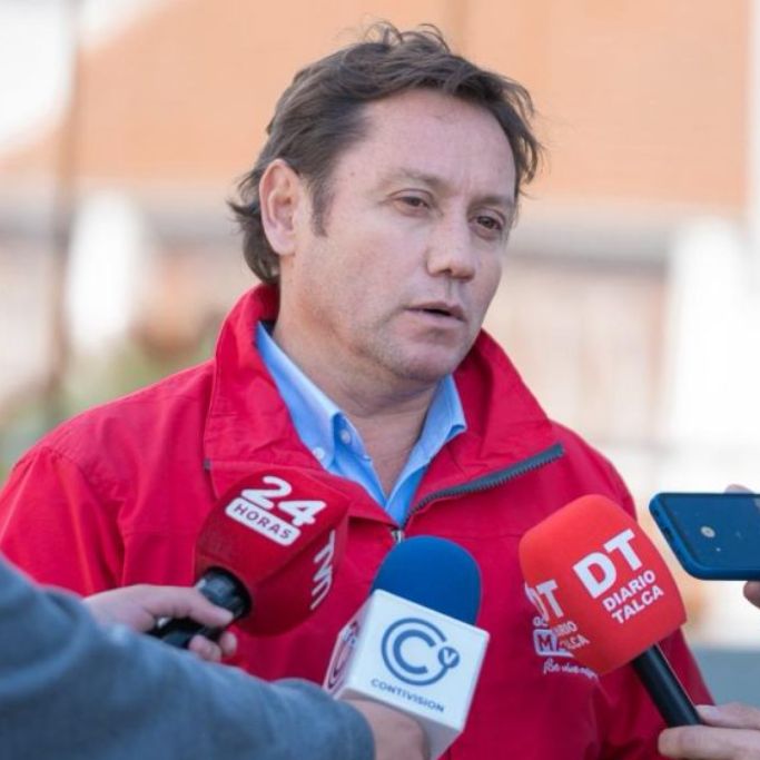 Gobernador Regional del Maule junto con parlamentarios y consejeros, buscan solución a vecinos del sector Parque Zapallar de Curicó