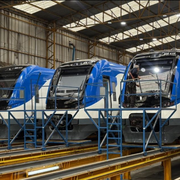 MTT y EFE presentan los nuevos trenes que reforzarán el servicio Limache-Puerto
