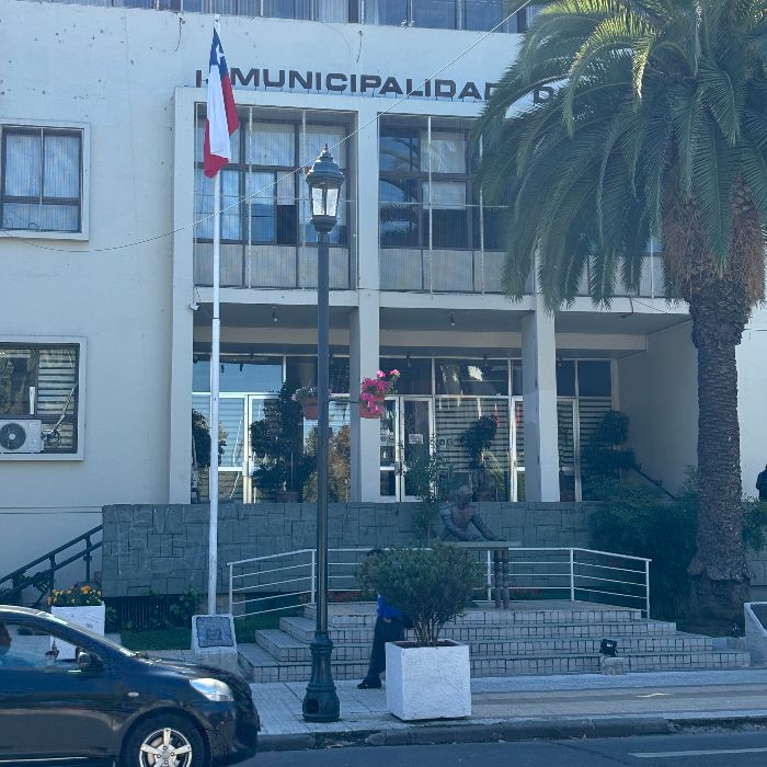 Municipalidad de Talca destituye a 39 funcionarios, tras uso de malicioso licencias médicas para viajar al extranjero
