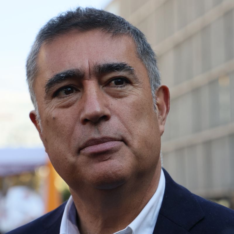 “No nos quedemos solo en condenar”, fustiga duramente alcalde Desbordes, a la actitud del Mineduc frente a hechos de violencia en liceos de Santiago