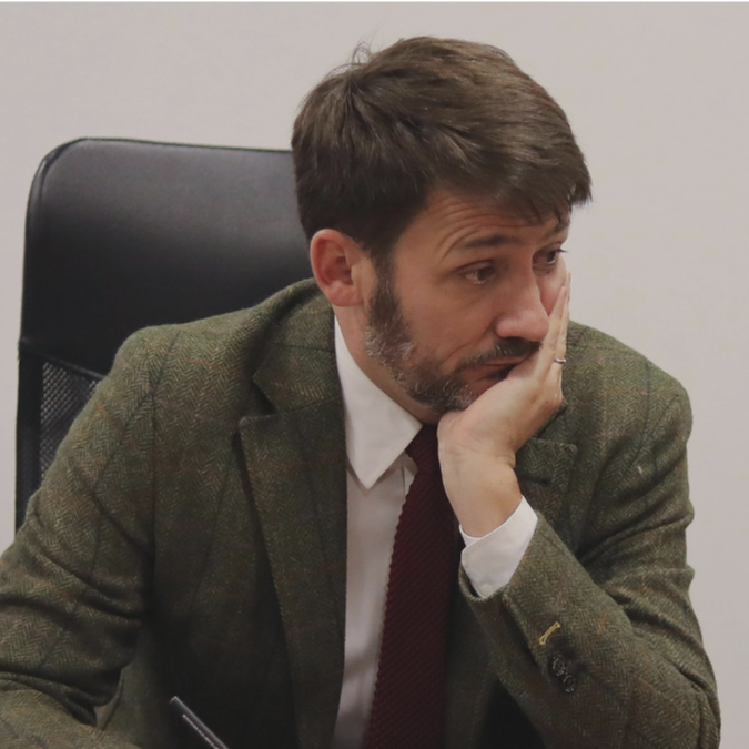 Oposición evalúa AC contra Pardow, tras conocerse nuevos sobrecobros en cuentas de la luz