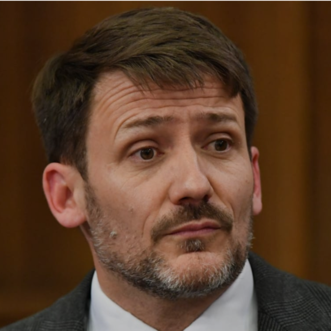 Pardow reafirma su permanencia en el cargo tras error en cuentas de luz y asegura que “su cargo es de exclusiva confianza del Presidente de la República”