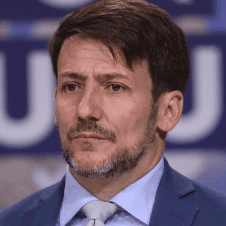 Escenario Crítico para el exministro Pardow: Mayoría de diputados oficialistas en duda o a favor de la acusación