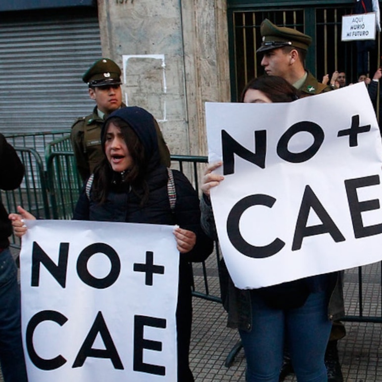 Estudio revela sobrecostos de US$21.200 millones para el Fisco chileno en políticas educacionales hasta 2030