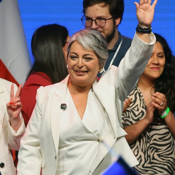 Jara Califica de 'autoritario' a Kast y anuncia incorporación de propuestas de Matthei y Parisi para segunda vuelta