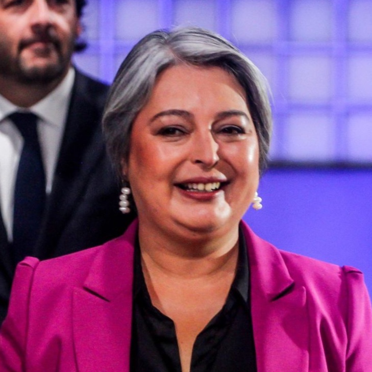 Jara intensifica su estrategia electoral: Críticas al Gobierno y acercamiento al Socialismo Democrático