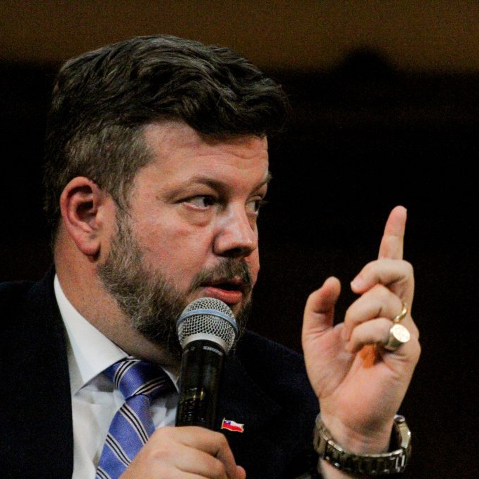 Johannes Kaiser critica duramente la gestión económica del Gobierno y anuncia consecuencias