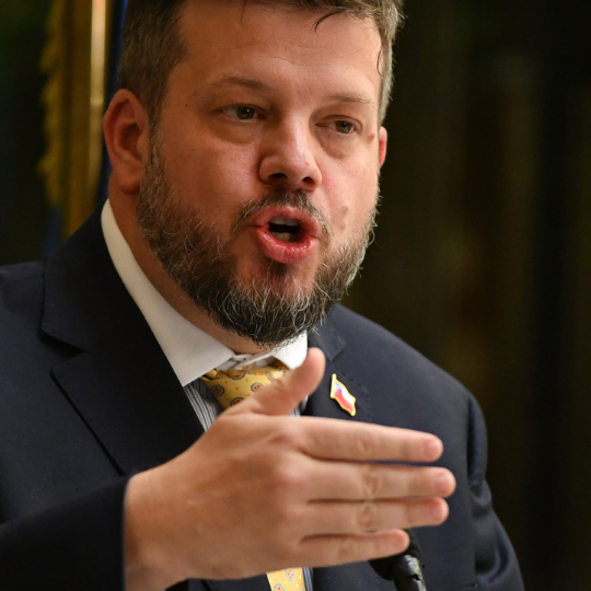 Kaiser tilda de "estafa" el Plan Nacional de Búsqueda y anuncia prioridad en identificación de restos