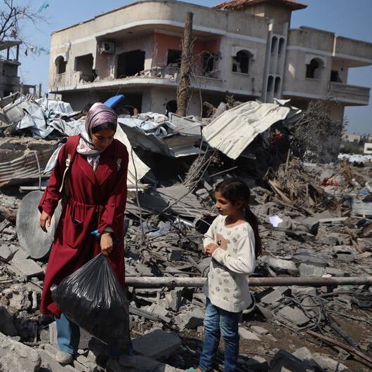 Persisten las hostilidades en Gaza: balance de víctimas y complejidades en el alto al fuego