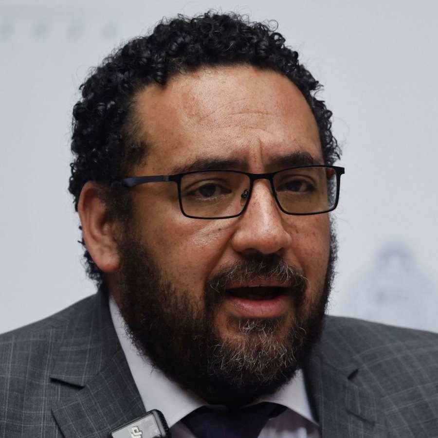 Recorte Presupuestario en Liceos Bicentenario: Ministro Cataldo Expresa Preocupación y Justifica Ajuste Histórico