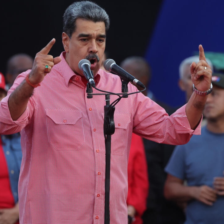 Señales contradictorias de EE.UU. hacia Venezuela: Presión militar y apertura diplomática